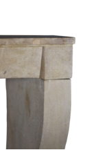Französischer Sand-Beige Kalkstein-Kamin, 19. Jh., Burgund - Vintage