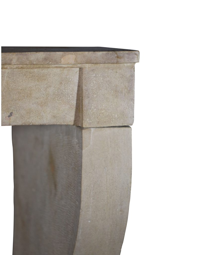 Französischer Sand-Beige Kalkstein-Kamin, 19. Jh., Burgund - Vintage