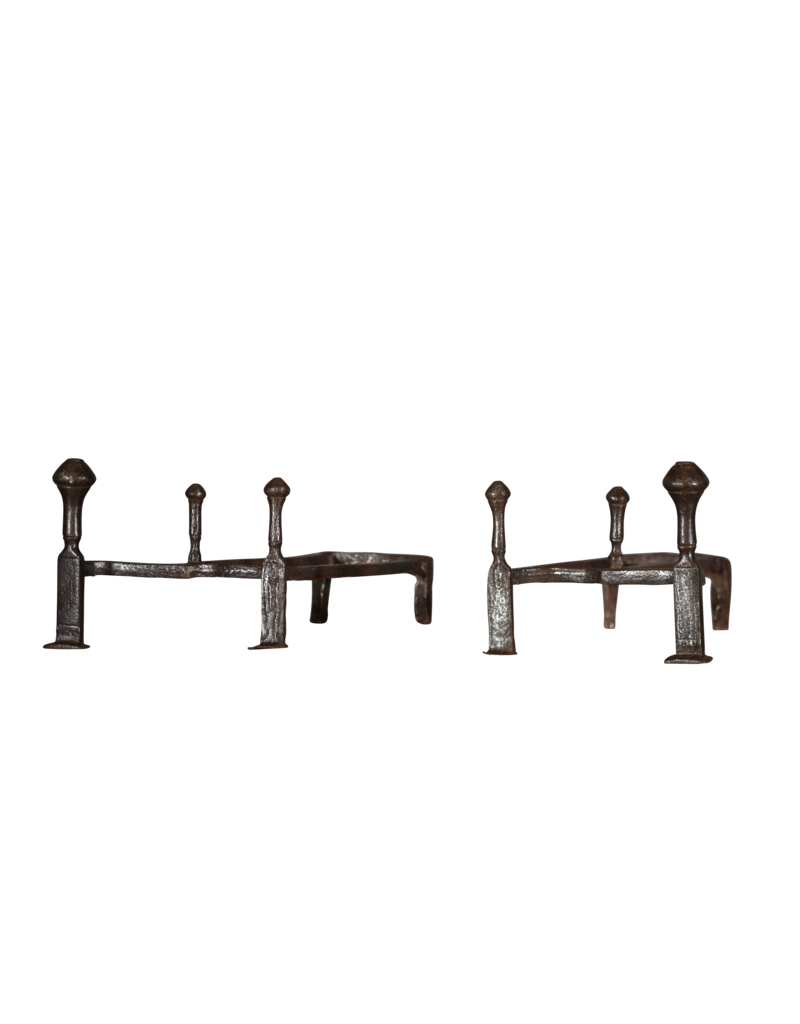 Maison Leon Van den Bogaert Andiron Del Hierro Forjado Del Período Del Siglo XVIII
