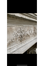 Maison Leon Van den Bogaert Italienische Kaminumrandung aus Kalkstein aus der Renaissance