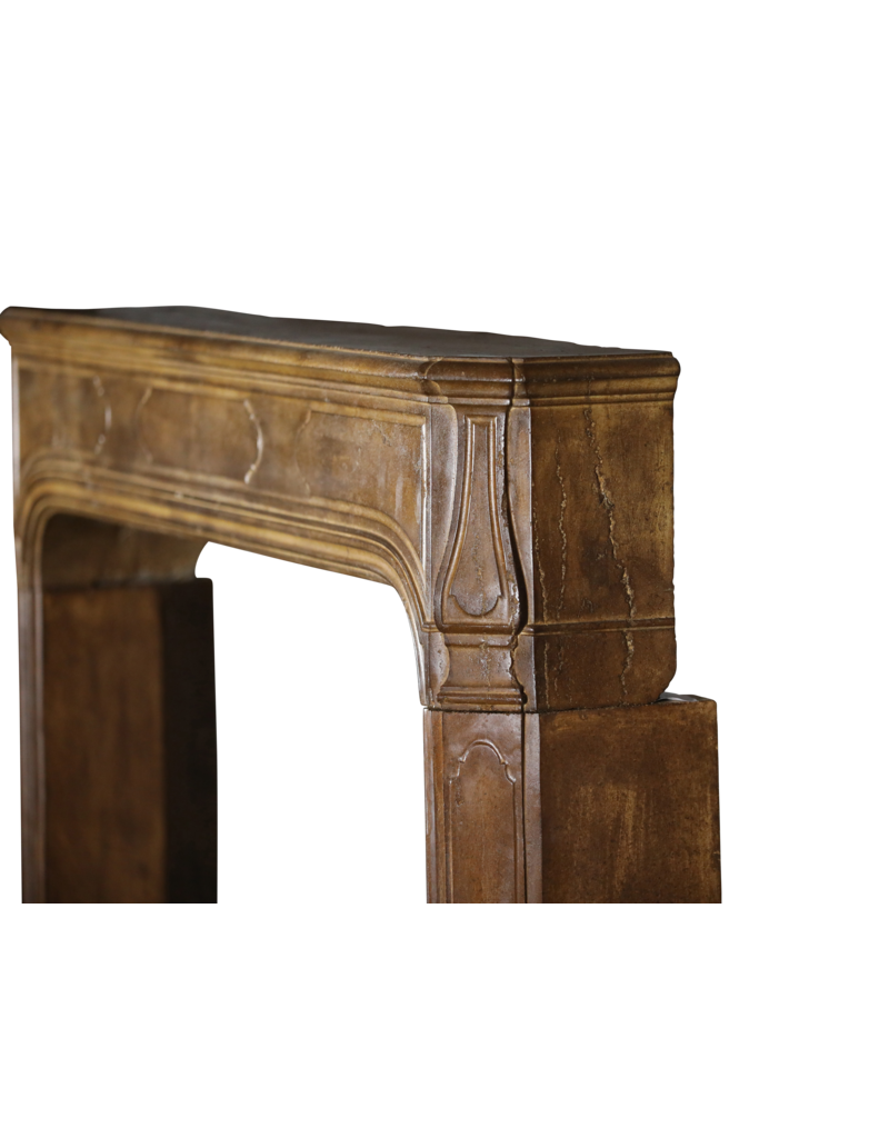 Maison Leon Van den Bogaert Stattlicher französischer Steinkamin