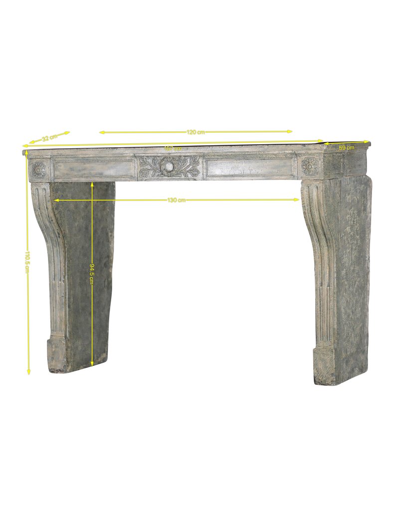 Maison Leon Van den Bogaert Eleganter Kamin Mit Grüner Patina