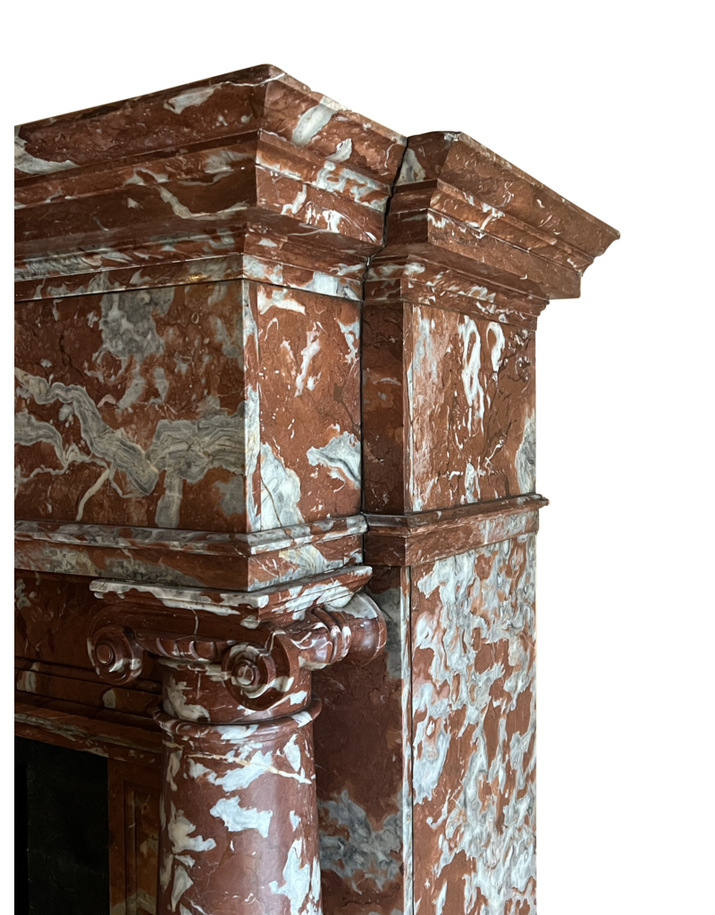 Maison Leon Van den Bogaert Herrenhaus-Kaminumrandung aus Marmor