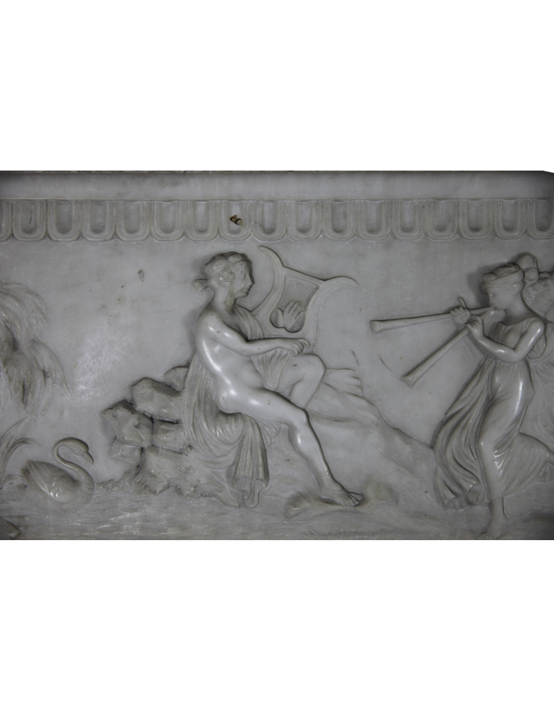 Maison Leon Van den Bogaert Bas-Relief En Marbre Blanc D'après Jean Goujon