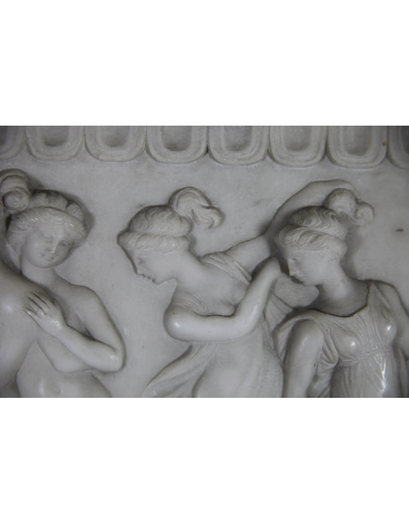 Bas-Relief En Marbre Blanc D'après Jean Goujon