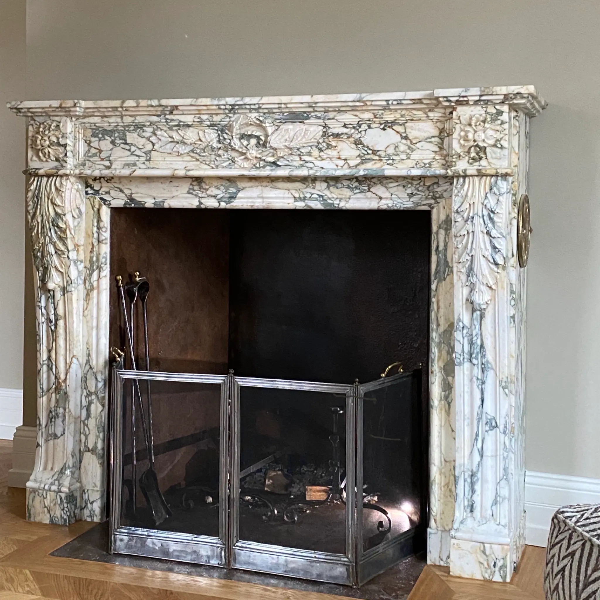 Timeless_Antique_Marble_Fireplace_Mantels