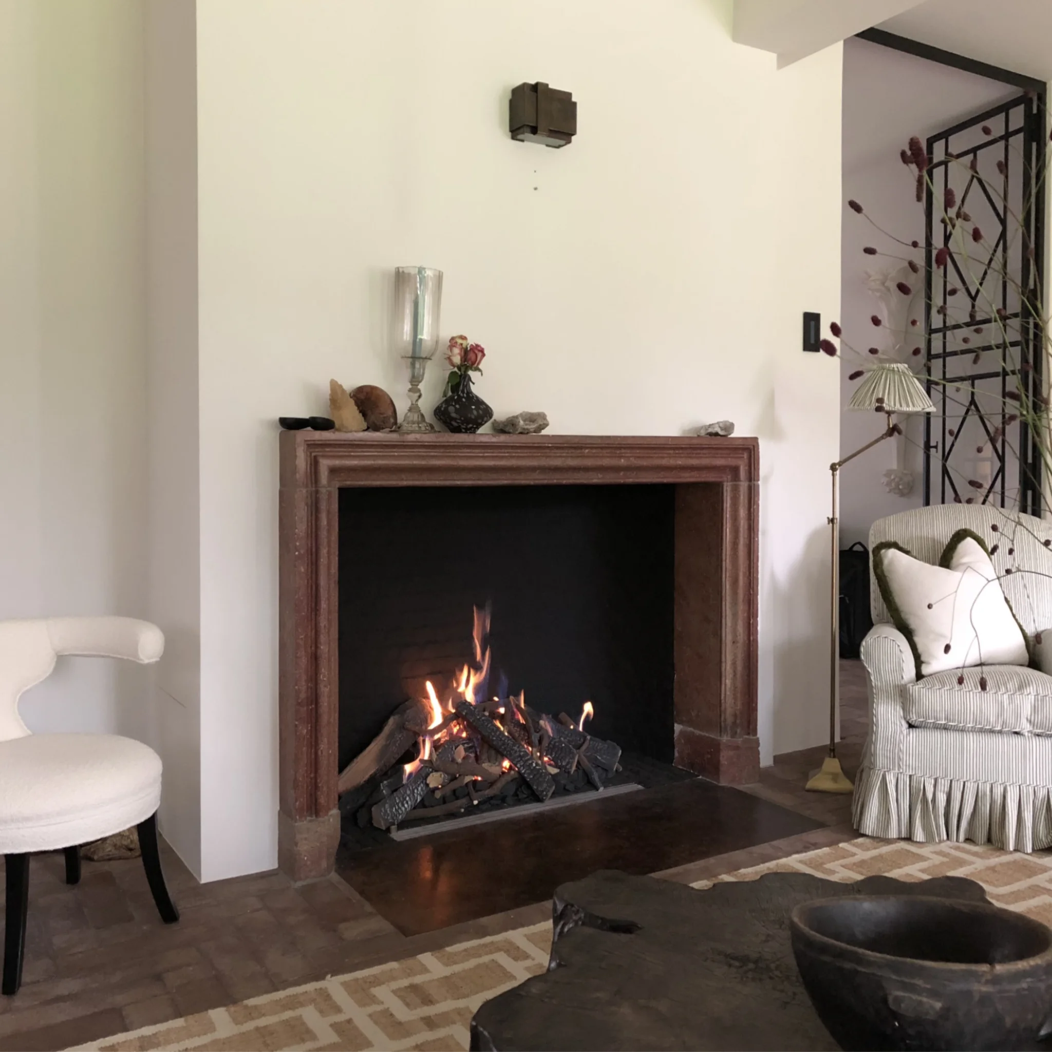 Zeitlose_Antike_Steinkamine