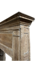 Maison Leon Van den Bogaert Oberer Kaminmantel aus Kiefernholz
