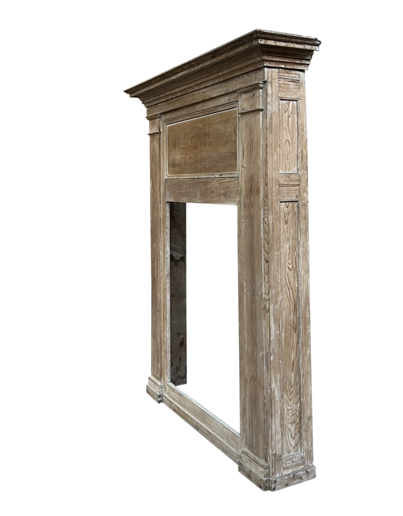 Maison Leon Van den Bogaert Oberer Kaminmantel aus Kiefernholz
