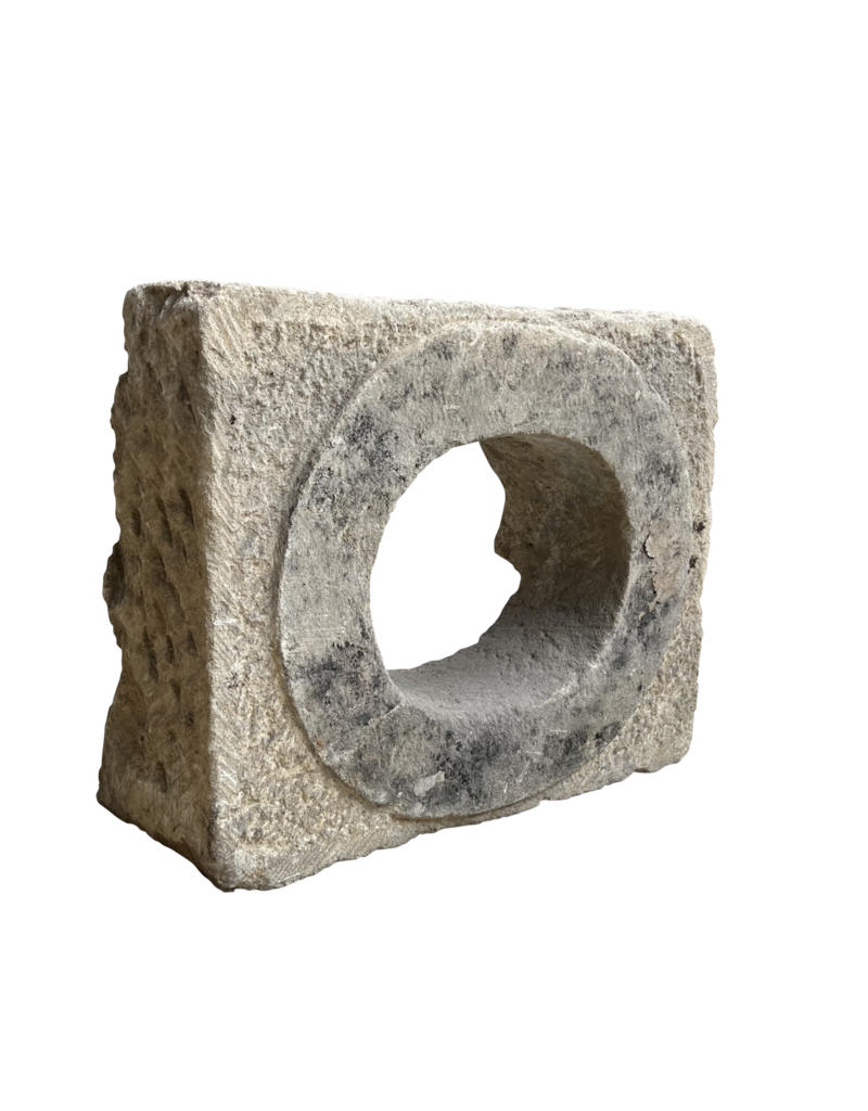 Auténtico Material De Construcción Recuperado De Provenza O Ojo De Buey De Piedra