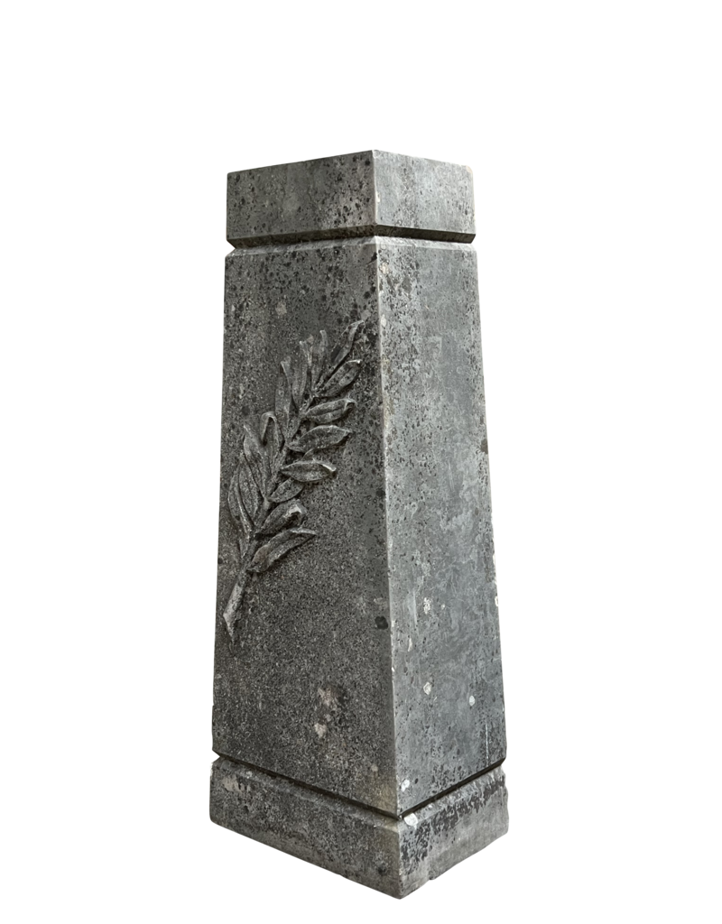 Maison Leon Van den Bogaert Columna De Piedra Con Palmera