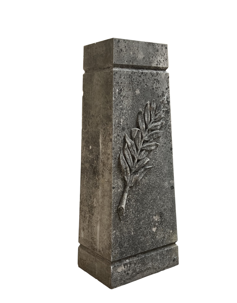 Maison Leon Van den Bogaert Columna De Piedra Con Palmera