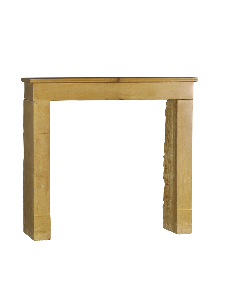 Maison Leon Van den Bogaert Minimalistische Kaminumrandung aus Stein