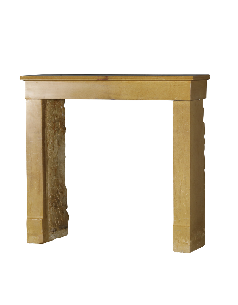 Maison Leon Van den Bogaert Minimalistische Kaminumrandung aus Stein