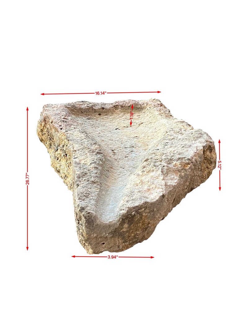 Wiedergewonnenes rustikales Wabi-Steinelement für authentisches Waschbeckendesign