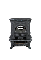Maison Leon Van den Bogaert Petit Poêle En Fonte