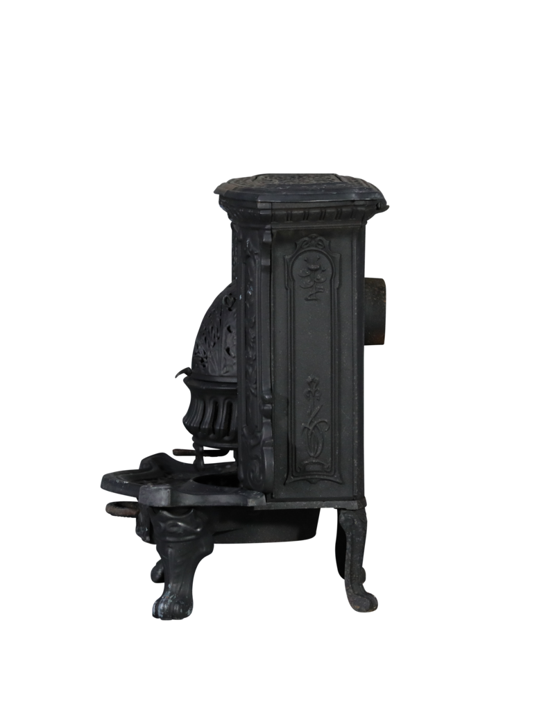 Maison Leon Van den Bogaert Petit Poêle En Fonte