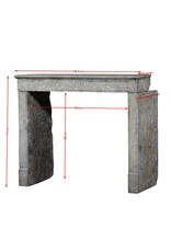 Maison Leon Van den Bogaert Markante minimalistische Kaminumrandung aus Frankreich