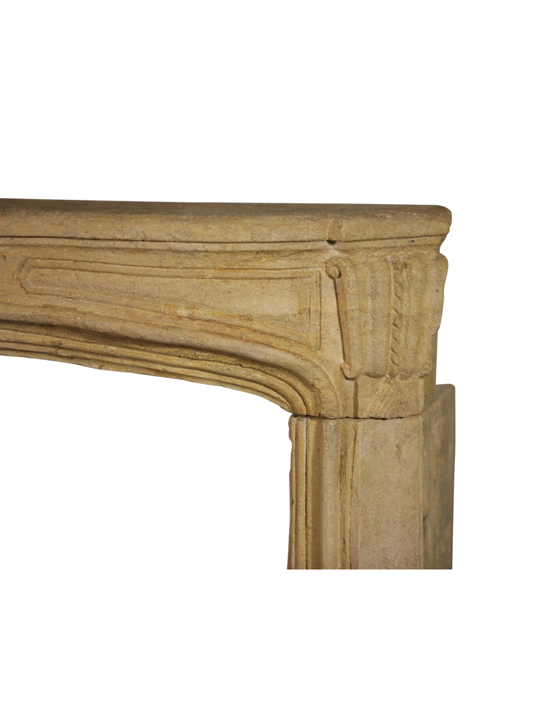 Maison Leon Van den Bogaert Steinkamin aus süden Frankreichs