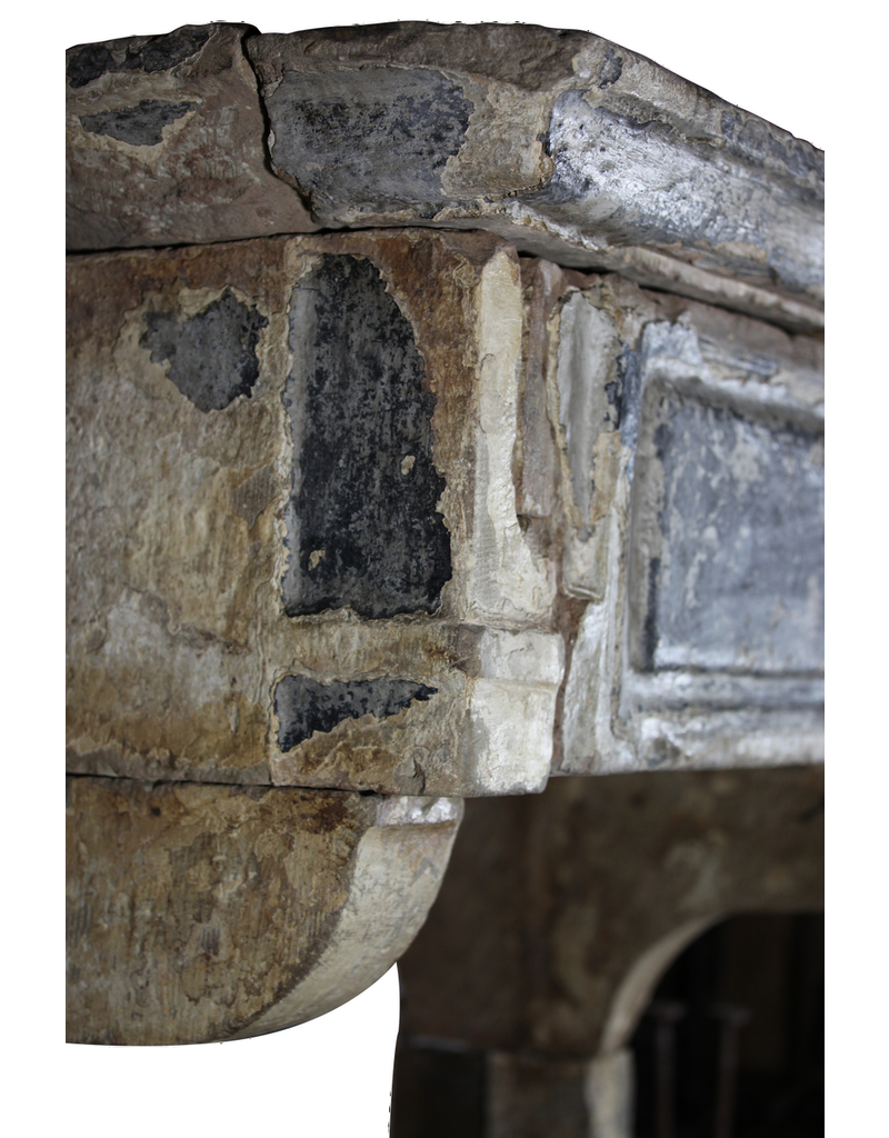 Aussagekräftige französische antike Kaminverkleidung mit ungewöhnlicher Patina