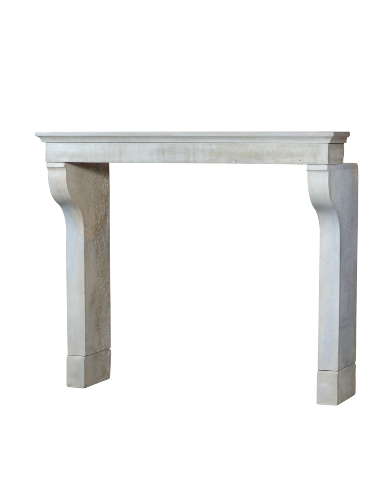 Maison Leon Van den Bogaert Weißer Kalksteinkamin aus Frankreich