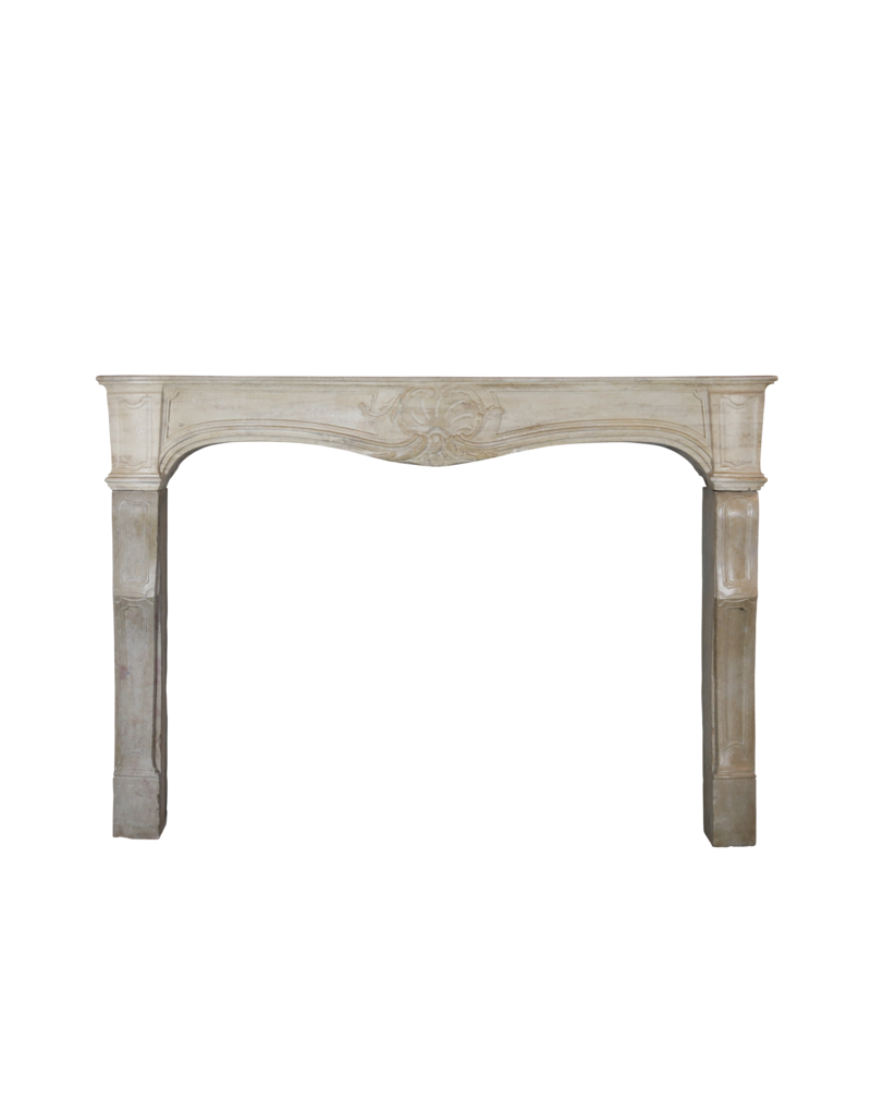 Maison Leon Van den Bogaert Klassischer französischer Kamin aus Kalkstein