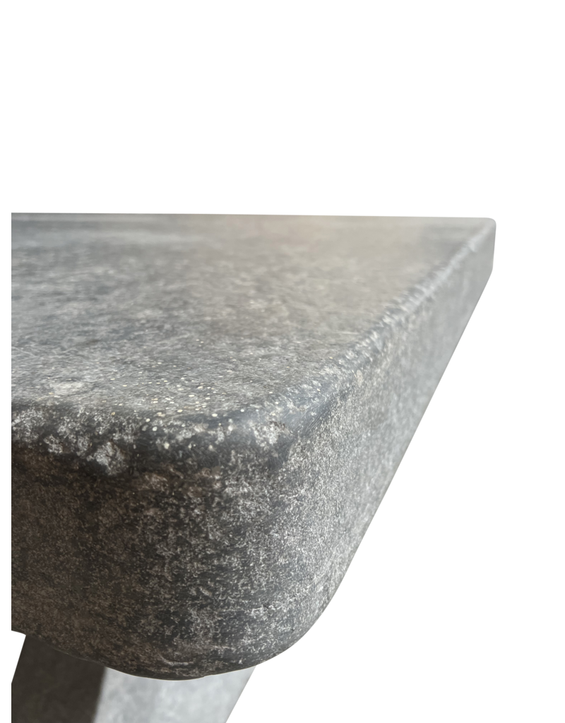 Maison Leon Van den Bogaert Robuster belgischer Blaustein-Gartentisch