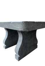 Robusta mesa de jardín de piedra azul belga
