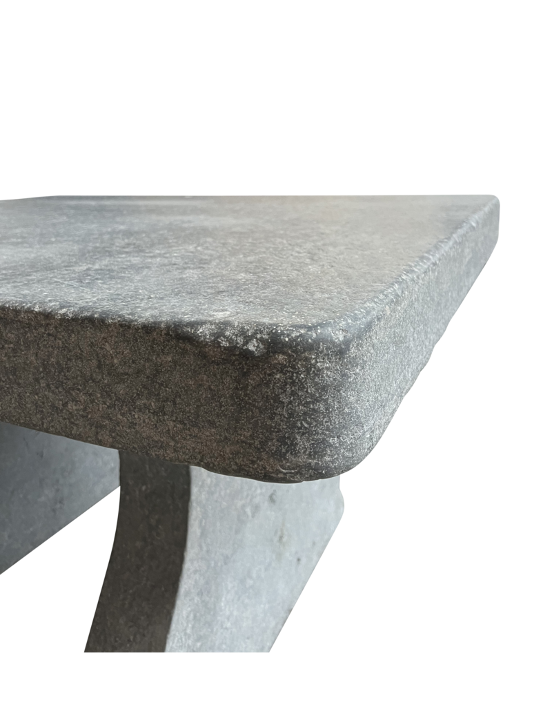 Maison Leon Van den Bogaert Robuster belgischer Blaustein-Gartentisch