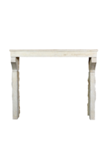 Maison Leon Van den Bogaert Elegante Kaminumrandung aus Stein im Landhausstil