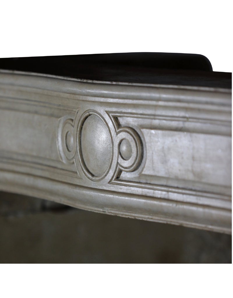 Maison Leon Van den Bogaert Klassischer Französischer Kamin Aus Weißem Stein