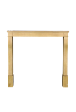Maison Leon Van den Bogaert Elegante französische Kaminumrandung aus Kalkstein