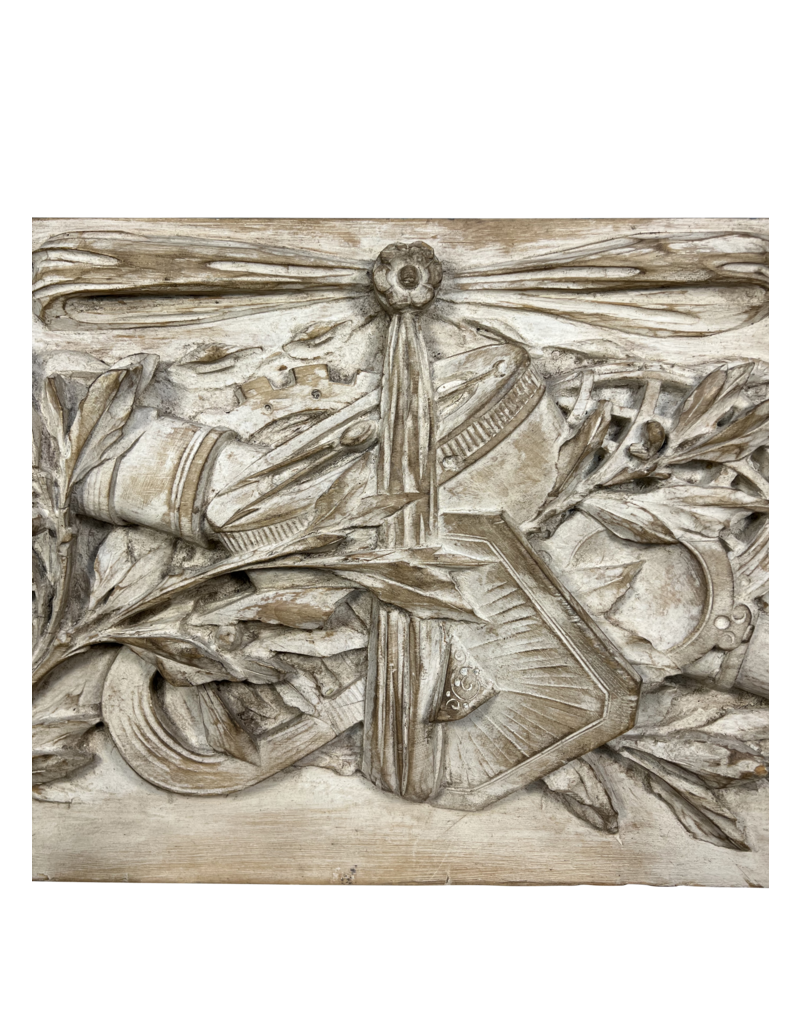 Maison Leon Van den Bogaert Holztafel mit maritimen Attributen