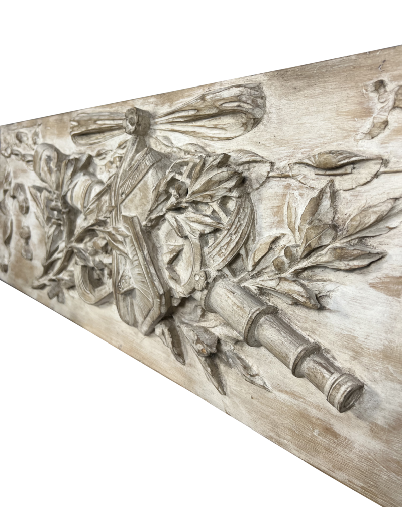 Maison Leon Van den Bogaert Panel De Madera Con Atributos Marítimos