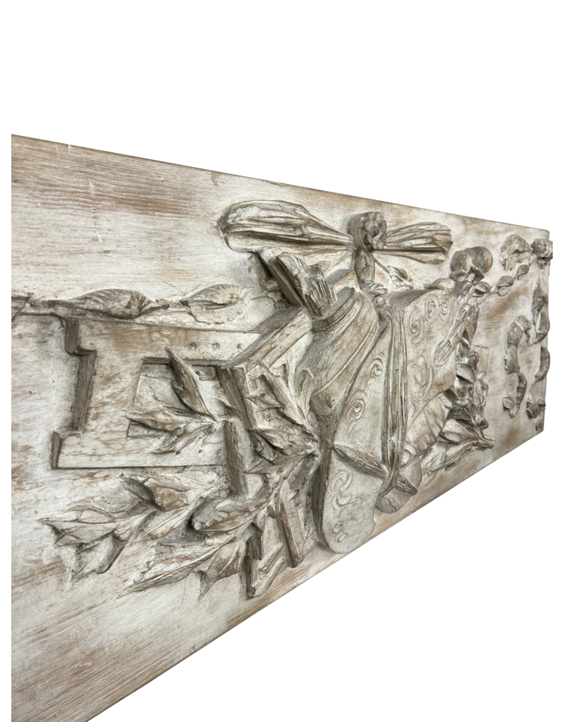 Maison Leon Van den Bogaert Holztafel mit Malerattributen