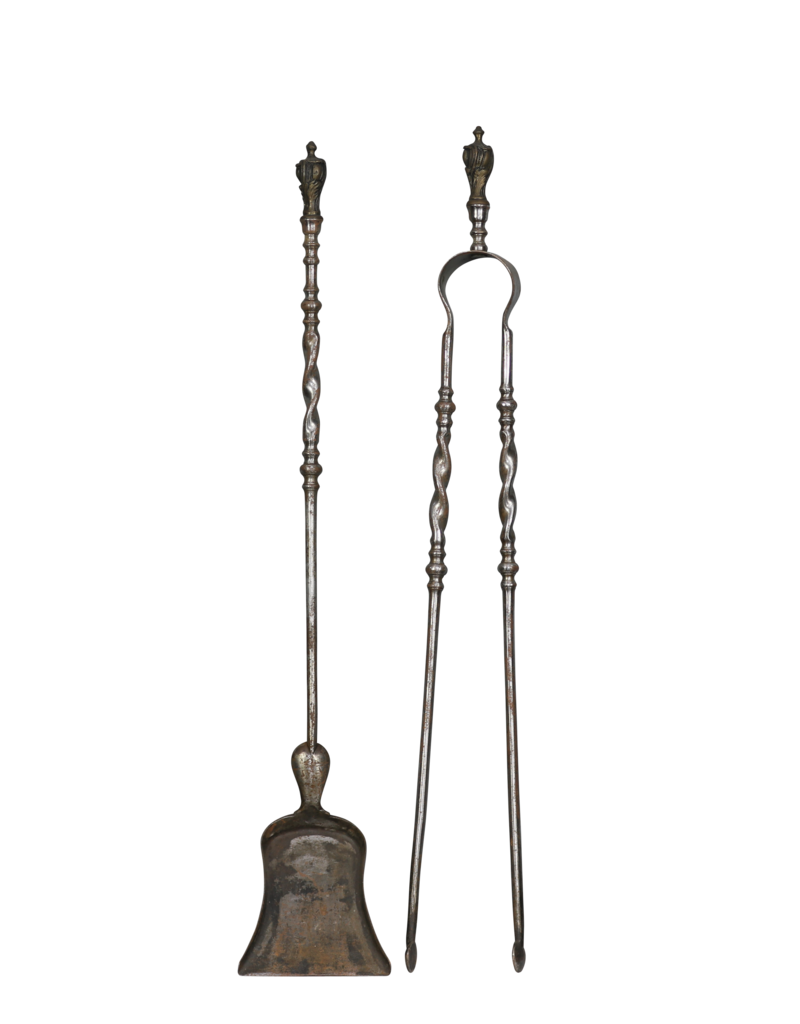 Maison Leon Van den Bogaert Außergewöhnliches Regency-Kaminbesteck-Ensemble aus der Zeit des 18. Jahrhunderts