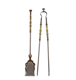 Maison Leon Van den Bogaert Ensemble D'outils De Côté De Cheminée Holland De La Fin Du Xviiie Siècle.
