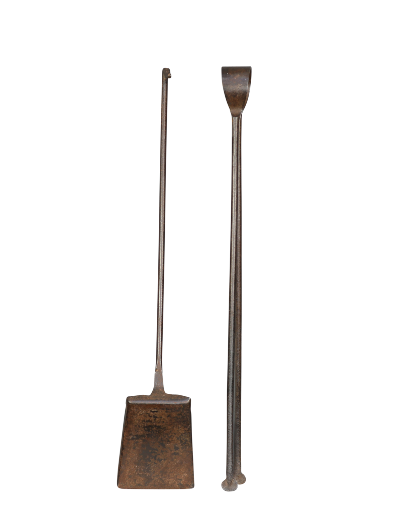 Maison Leon Van den Bogaert Exceptionnel Ensemble D'outils De Cheminée En Fer Forgé Du 17Ème Siècle