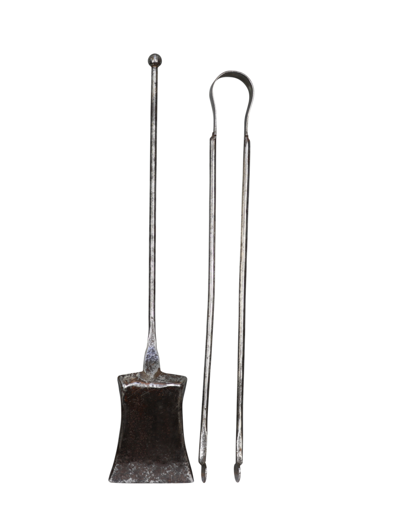 Maison Leon Van den Bogaert Ensemble D'outils De Cheminée En Fer Forgé Massif Français Antique Du 17Ème Siècle