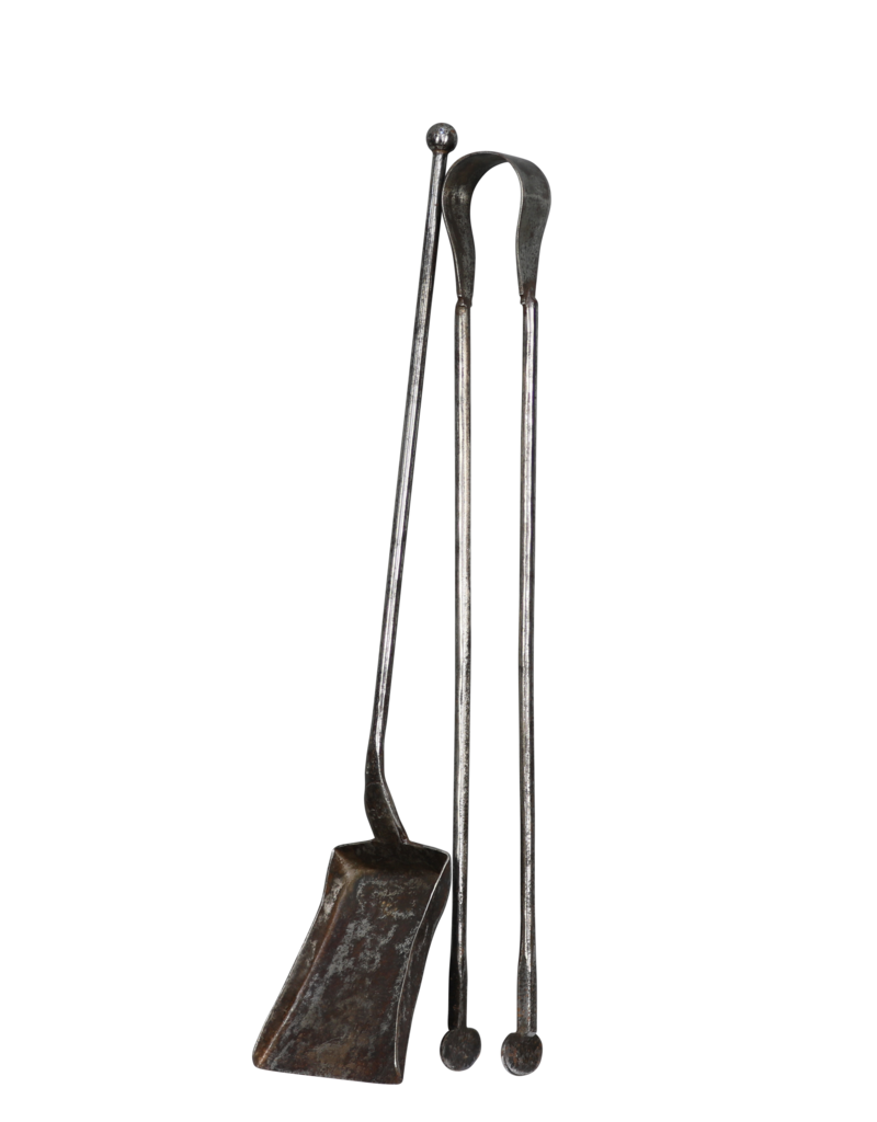 Maison Leon Van den Bogaert Ensemble D'outils De Cheminée En Fer Forgé Massif Français Antique Du 17Ème Siècle