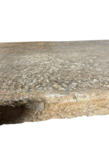 Maison Leon Van den Bogaert Losa De Piedra Brutalista Para Un Diseño De Mesa De Centro De Vida Lenta