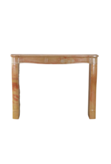 Maison Leon Van den Bogaert Elegante Vintage-Kaminverkleidung Aus Französischem Stein