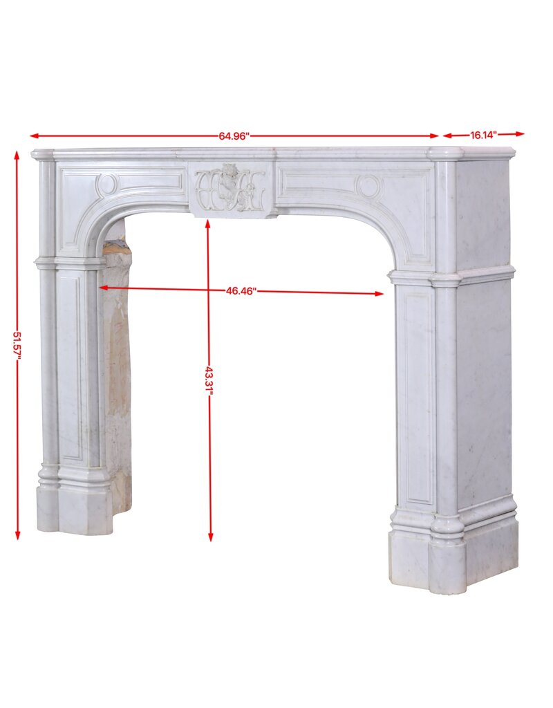 Maison Leon Van den Bogaert Einzigartige historische dekorative antike Kaminumrandung aus Carrara-Marmor