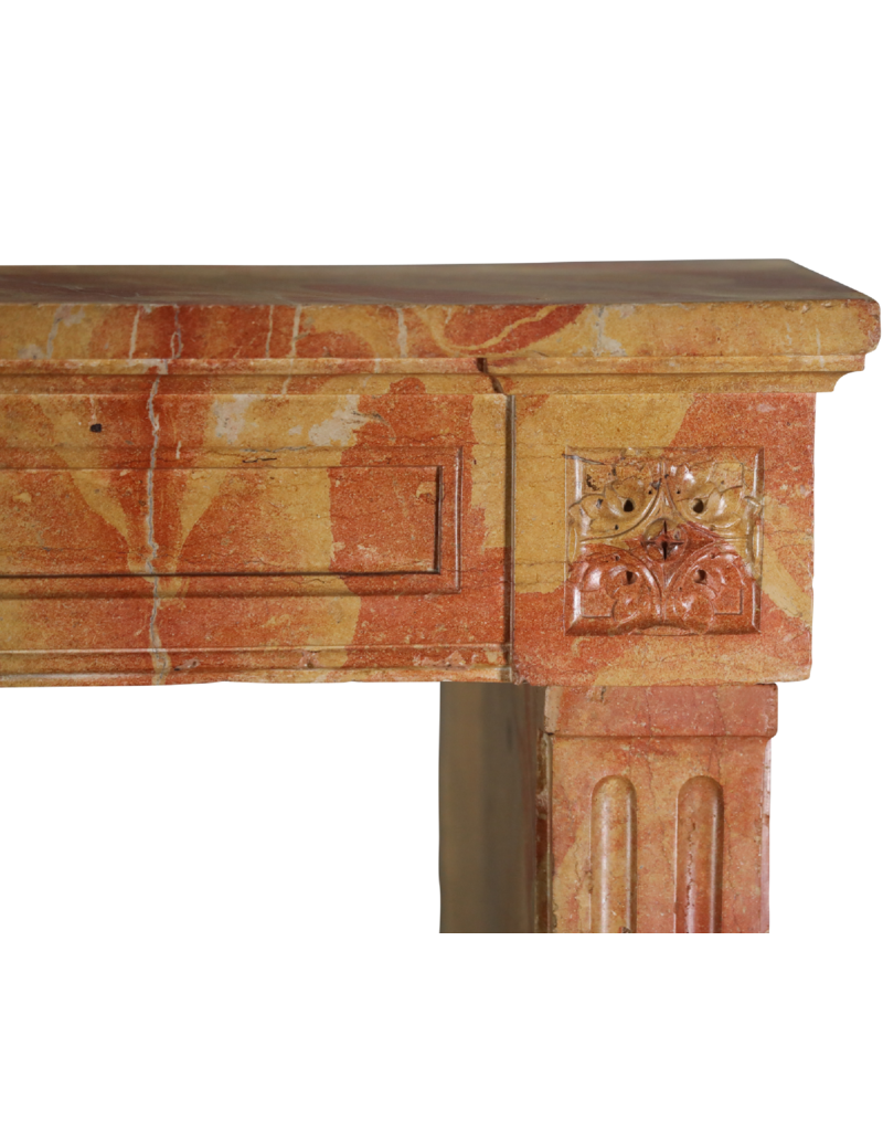 Maison Leon Van den Bogaert 190 cm Breite Kaminumrandung aus französischem Marmorstein