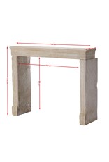 Maison Leon Van den Bogaert 140 cm Breite Kaminumrandung aus Kalkstein