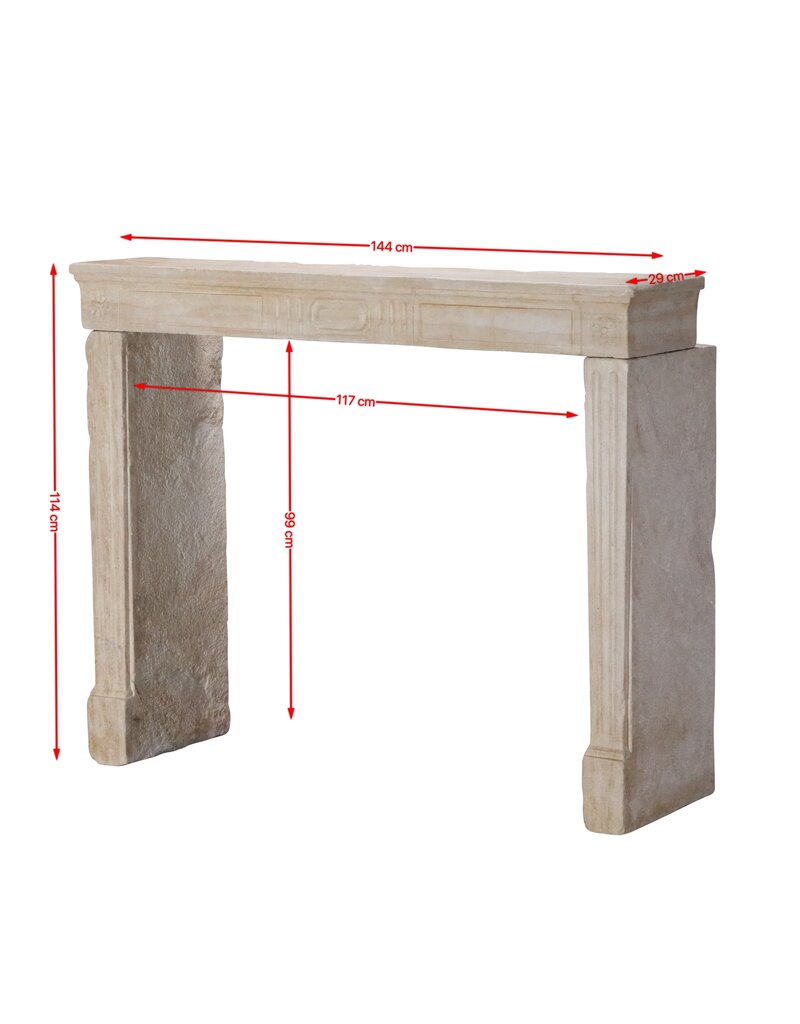 Maison Leon Van den Bogaert 140 cm Breite Kaminumrandung aus Kalkstein