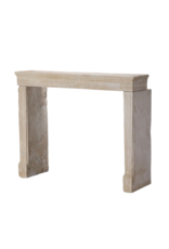 Maison Leon Van den Bogaert 140 cm Breite Kaminumrandung aus Kalkstein