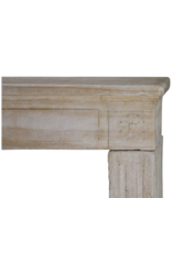 Maison Leon Van den Bogaert 140 cm Breite Kaminumrandung aus Kalkstein