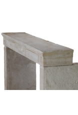 Maison Leon Van den Bogaert 140 cm Breite Kaminumrandung aus Kalkstein