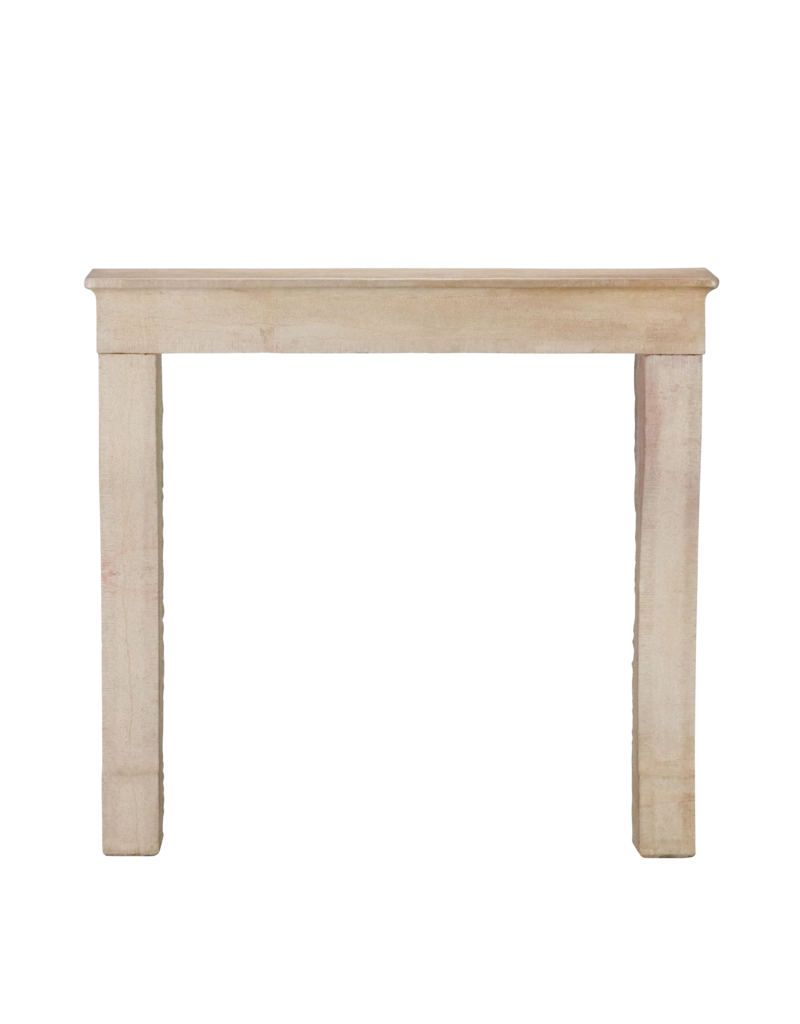 Maison Leon Van den Bogaert Elegante französische Kaminumrandung aus Kalkstein